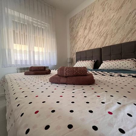 Kabashi Apartment คิร์ก ภายนอก รูปภาพ