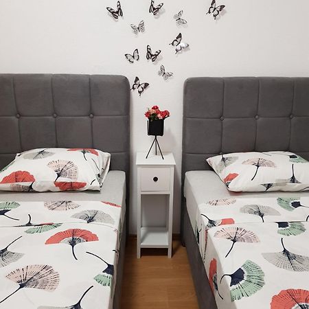 Kabashi Apartment คิร์ก ห้อง รูปภาพ