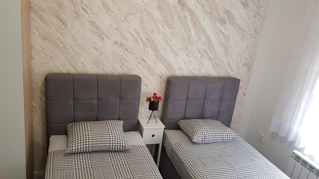 Kabashi Apartment คิร์ก ภายนอก รูปภาพ