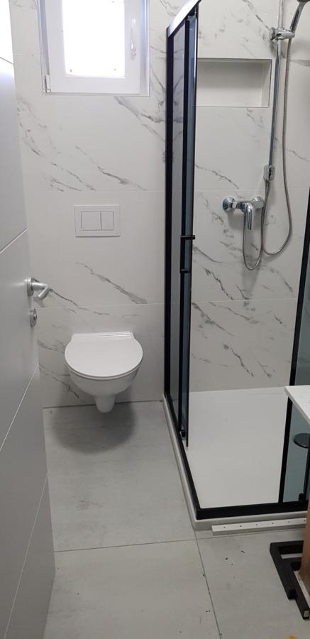 Kabashi Apartment คิร์ก ภายนอก รูปภาพ