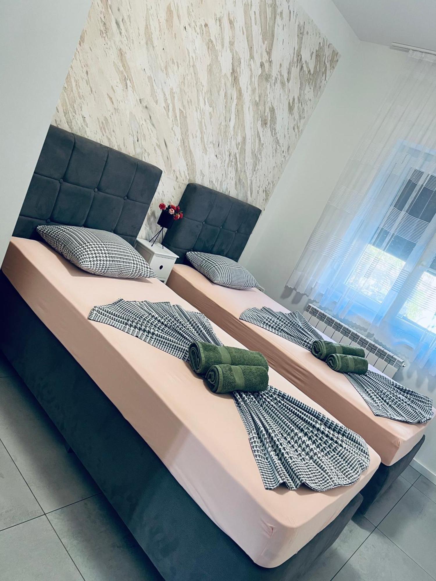Kabashi Apartment คิร์ก ภายนอก รูปภาพ