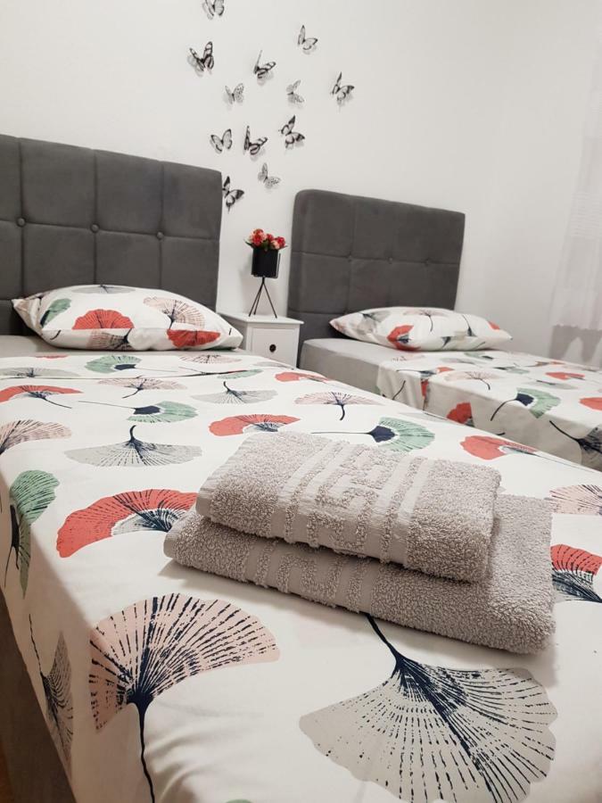 Kabashi Apartment คิร์ก ภายนอก รูปภาพ